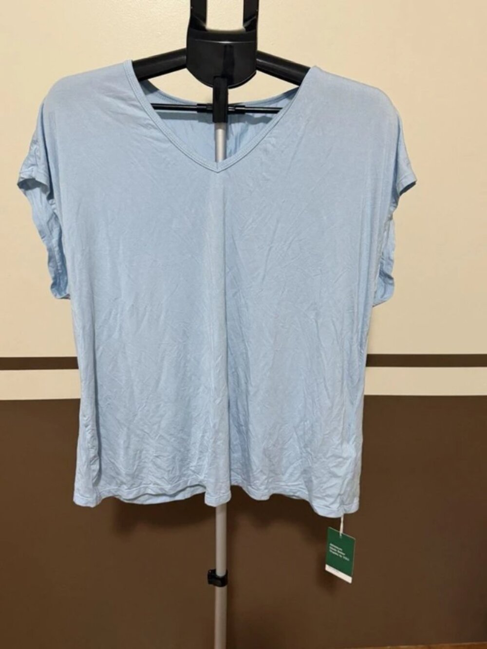 Halara V-Neck Cap Sleeve T-shirt Light Blue NWT Size XL